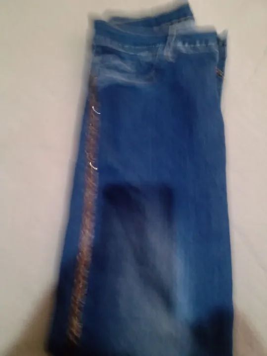 Calça Jeans Azul com Detalhes