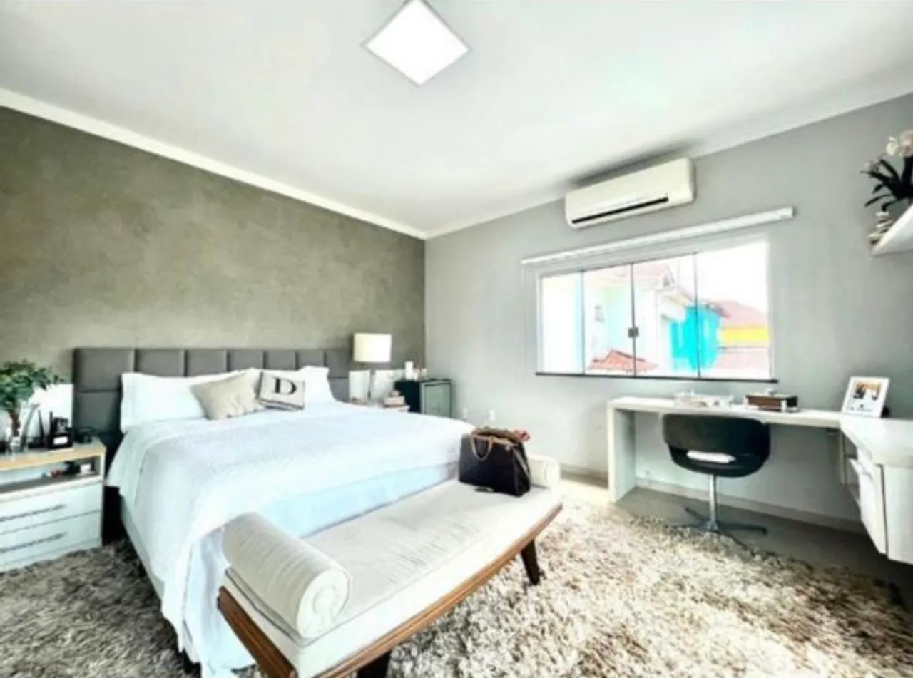 Cidade Jardim CasaCondomínio 3 suite + 1/4 com piscina churrasqueira privativa 2 vagas