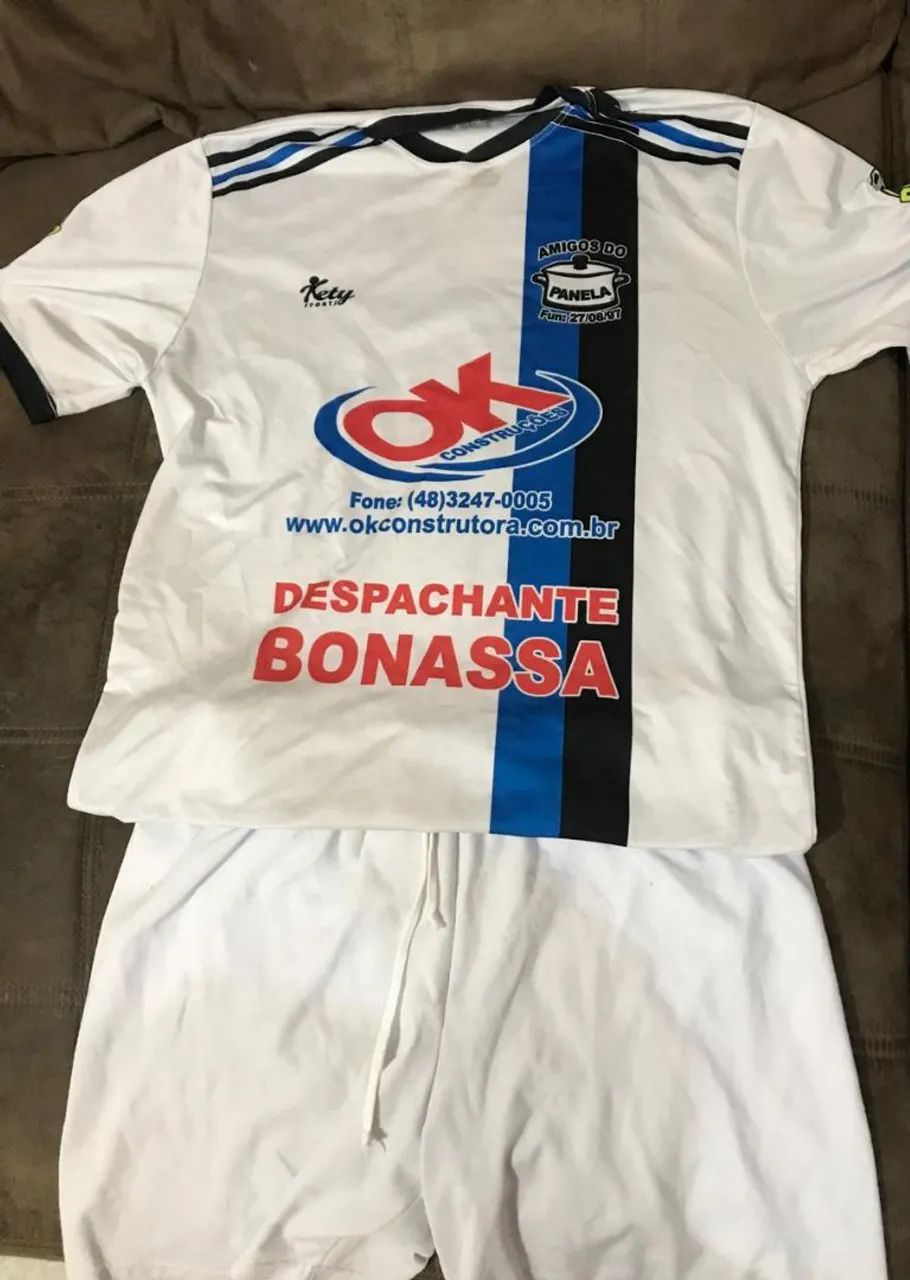 Uniformes de futebol 