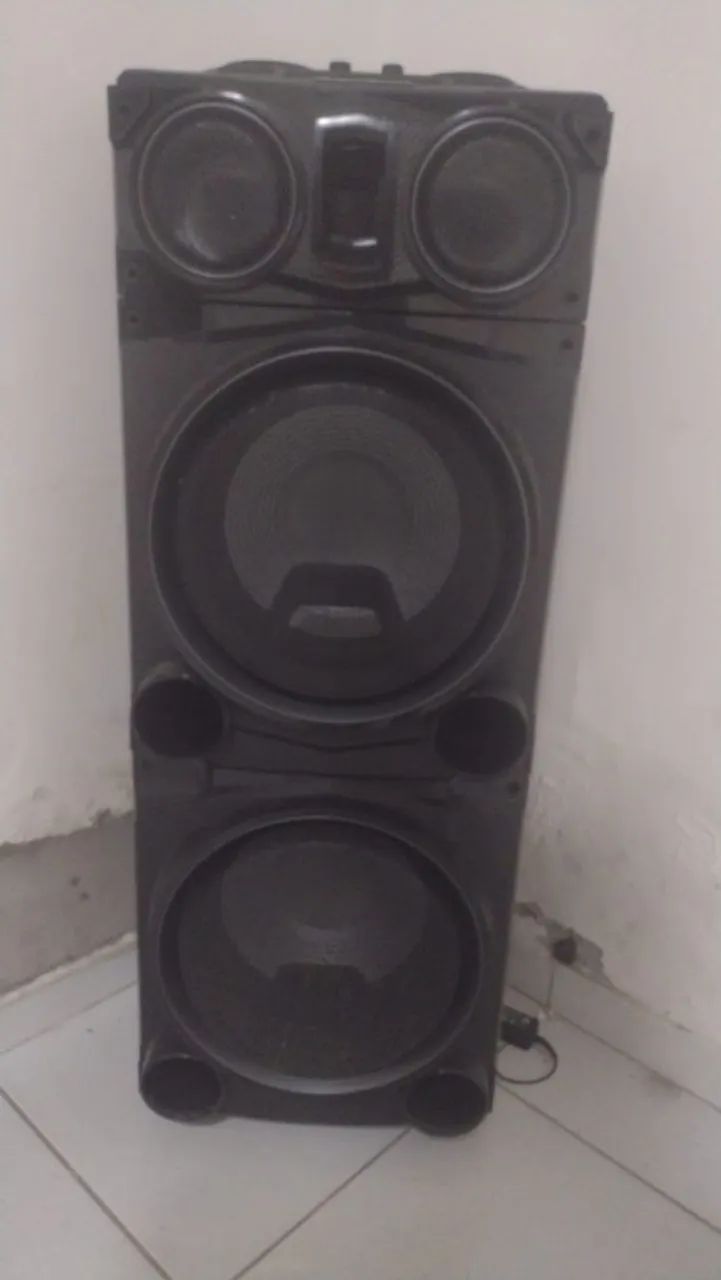 Caixa de Som Torre Gradiente Potente Semi Nova 