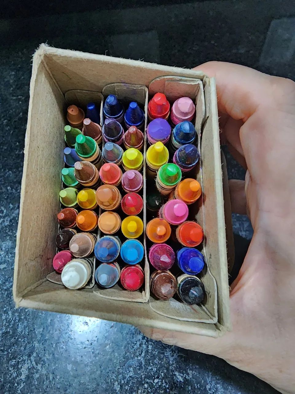 Caixa 48 cores de Giz de Cera Crayola   - Foto 3