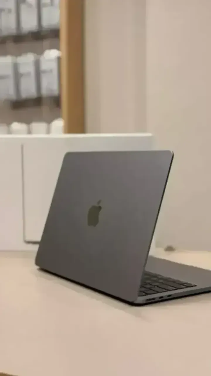 MacBook Air 2020 Intel Core i5 Dual Core 16GB RAM 256GB SSD 98