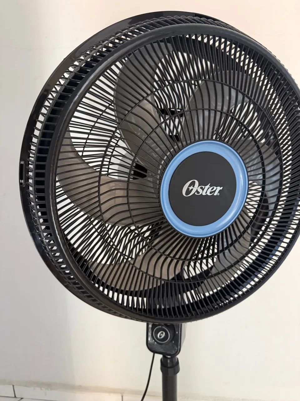 Ventilador de coluna Oster - Foto 2
