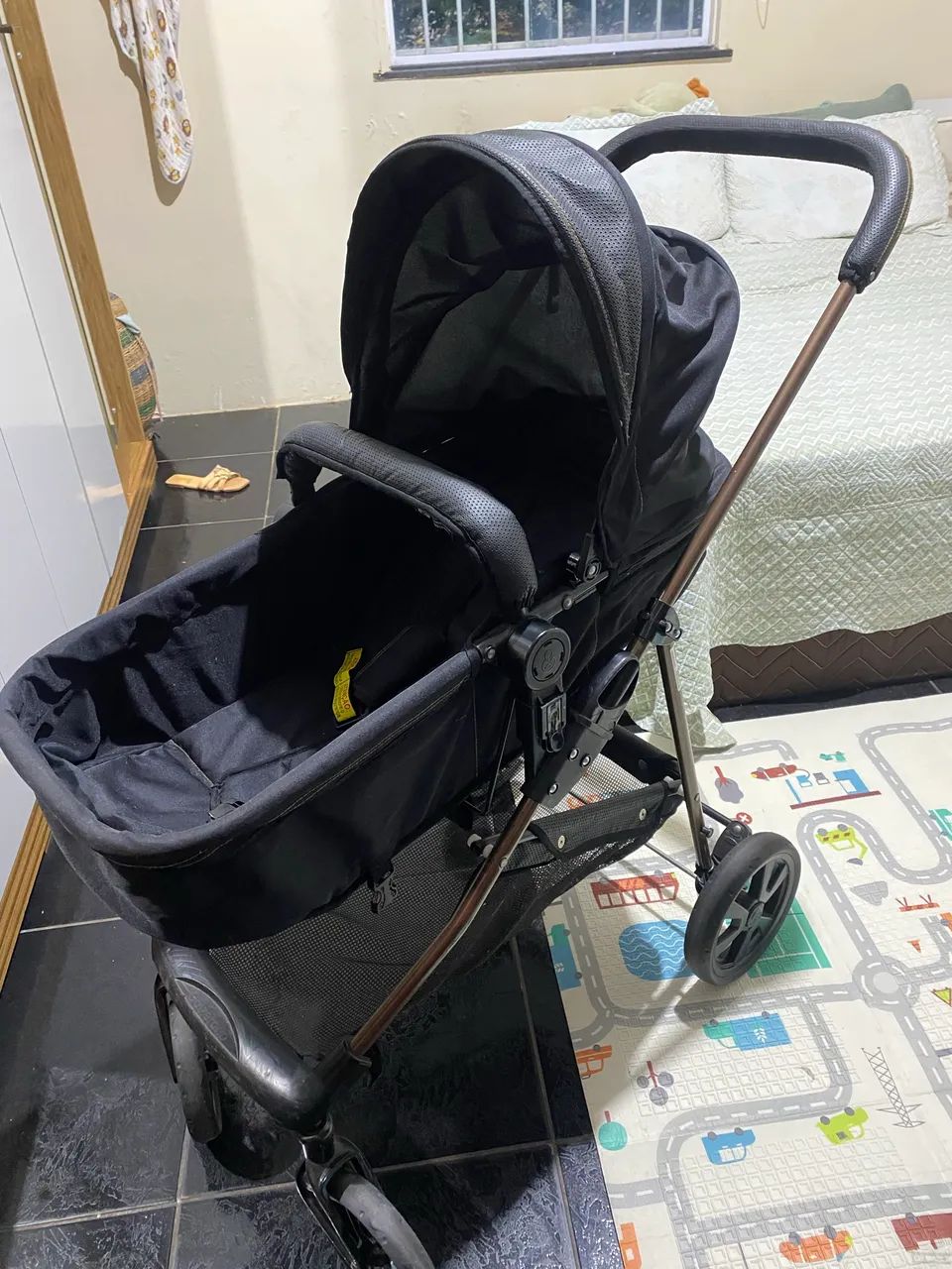 Carrinho Galzerano + bebê conforto 