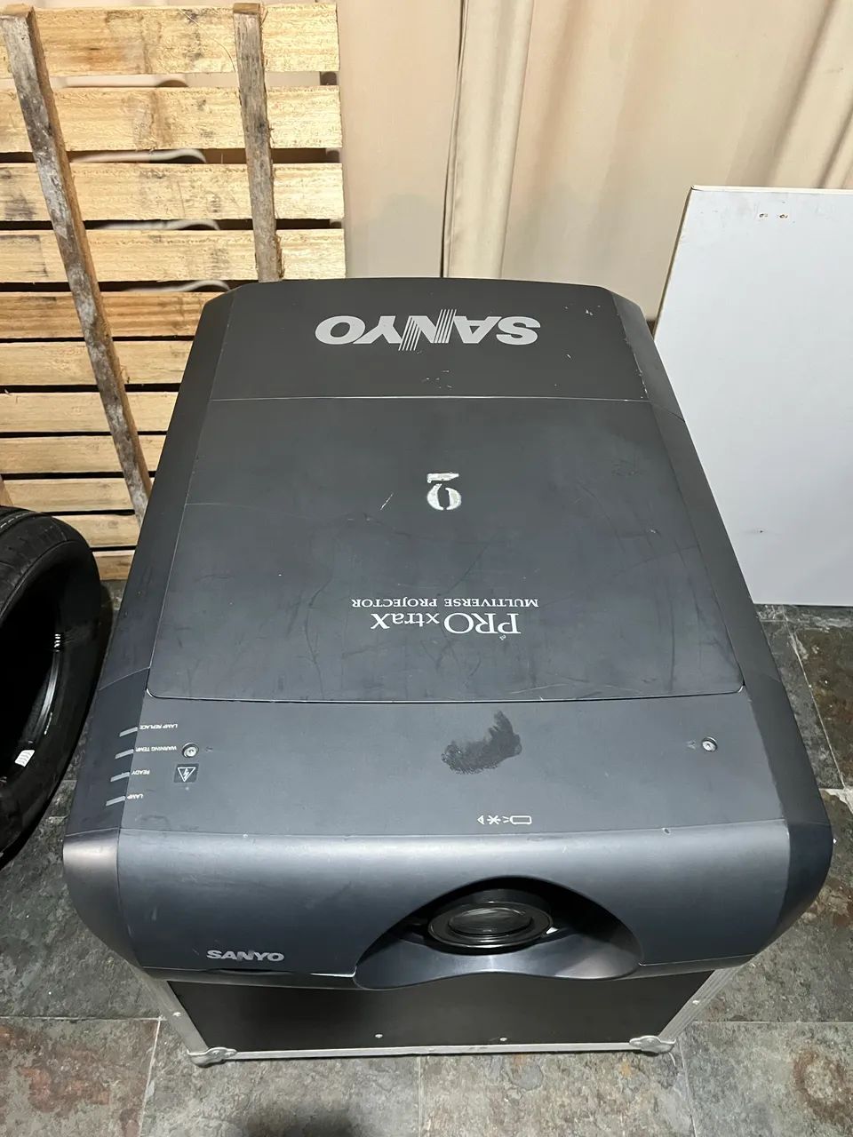 Projetor Sanyo Plc-xf47 - 15000 Lumens - Lente Standard - Foto 4