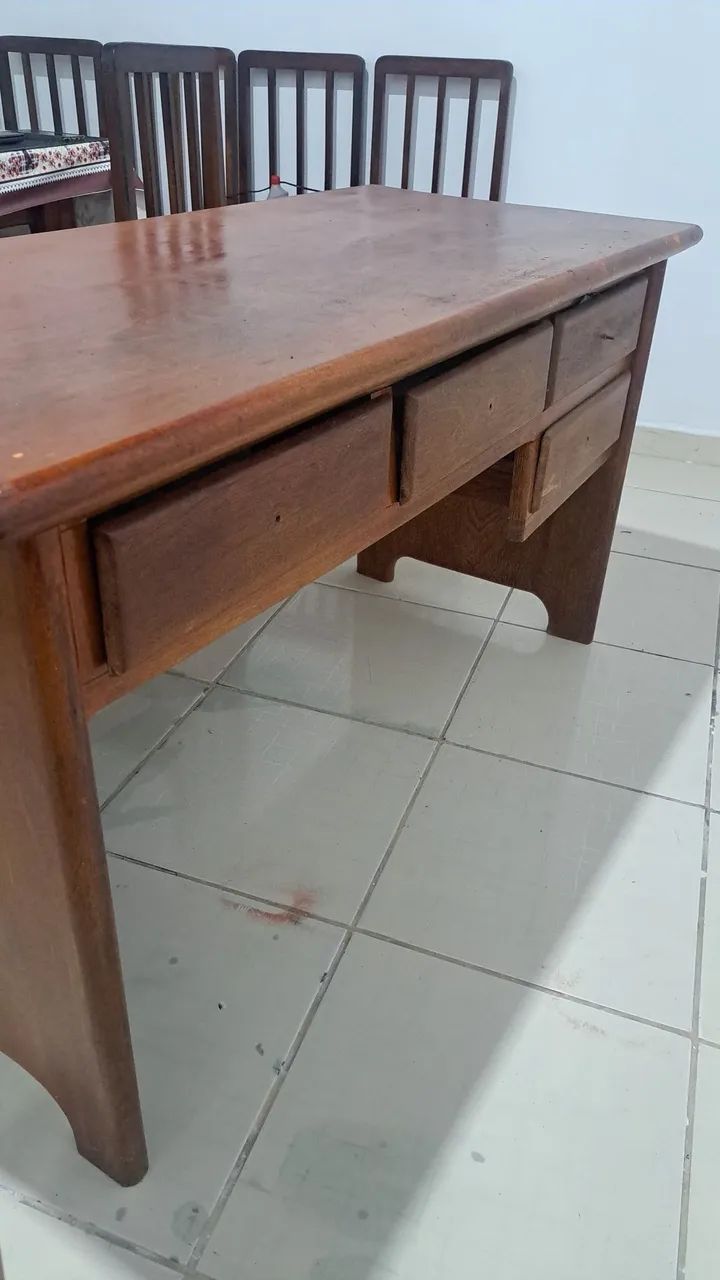 Escrivaninha de madeira rústica