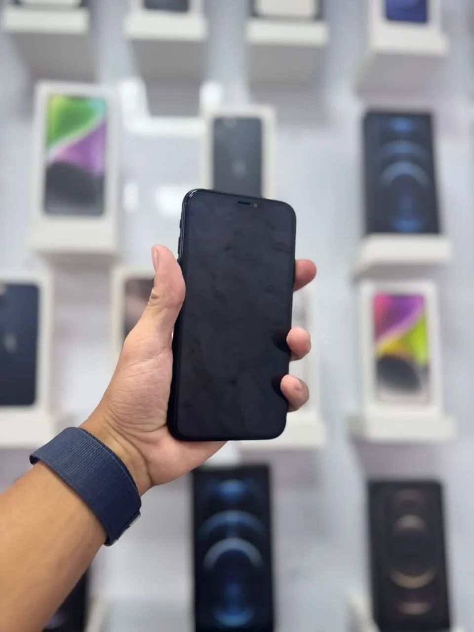 IPHONE XR 64GB <br>R$ 699,00 PRETO - Foto 4