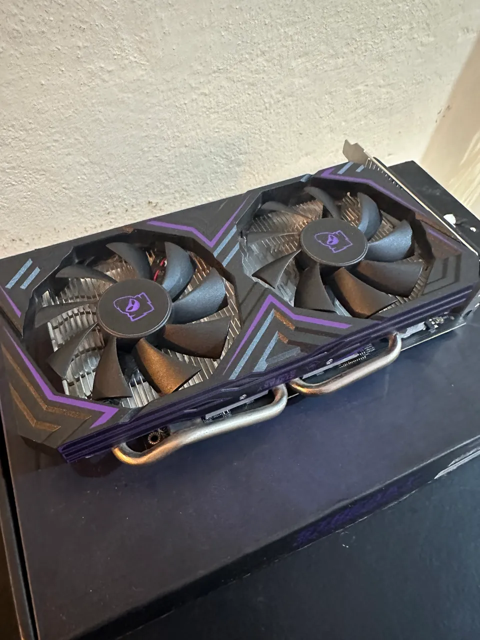 Asus ROG STRIX RTX 2080 Ti 11GB *Analiso troca em placa inferior