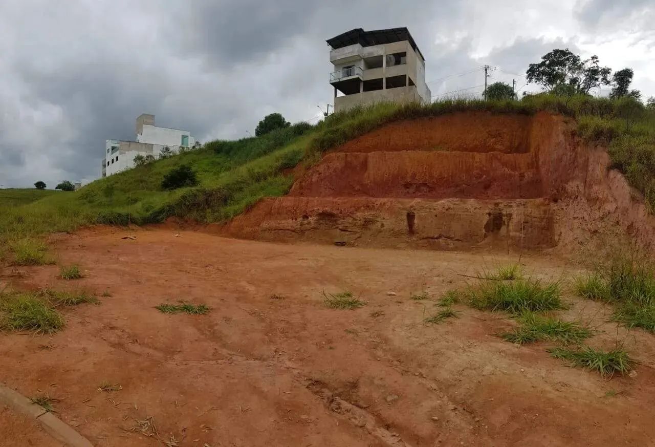 Lote localizado no Vale do Sereno