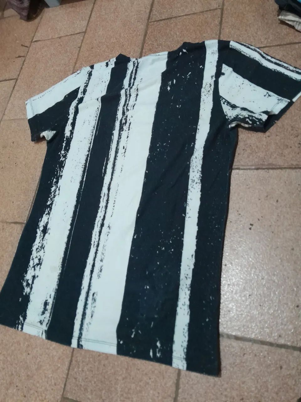 Camisa preta e branca M - Foto 2