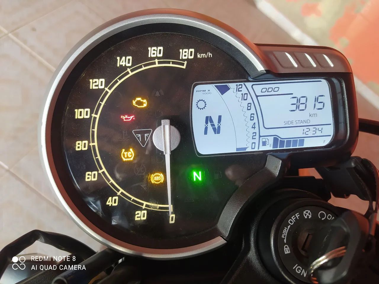 Triumph Speed 400 - Foto 4