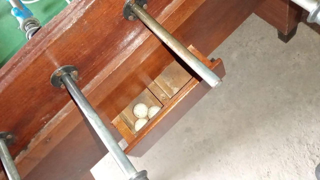 MESA DE PEBOLIM