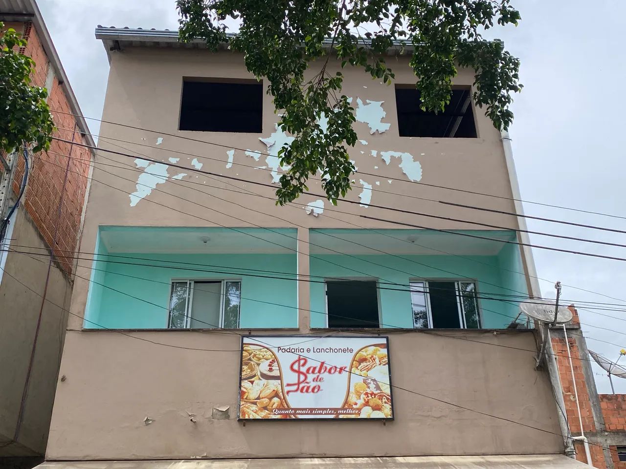 Prédio com ponto comercial e 2 apartamentos  - Foto 3