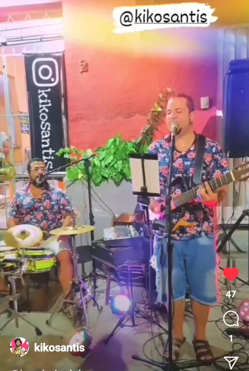 Voz, violão e percuteria  - Foto 2