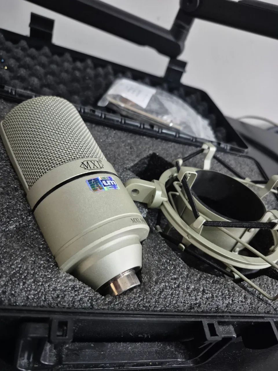 MICROFONE CONDENSADOR PROFISSIONAL - MXL 990