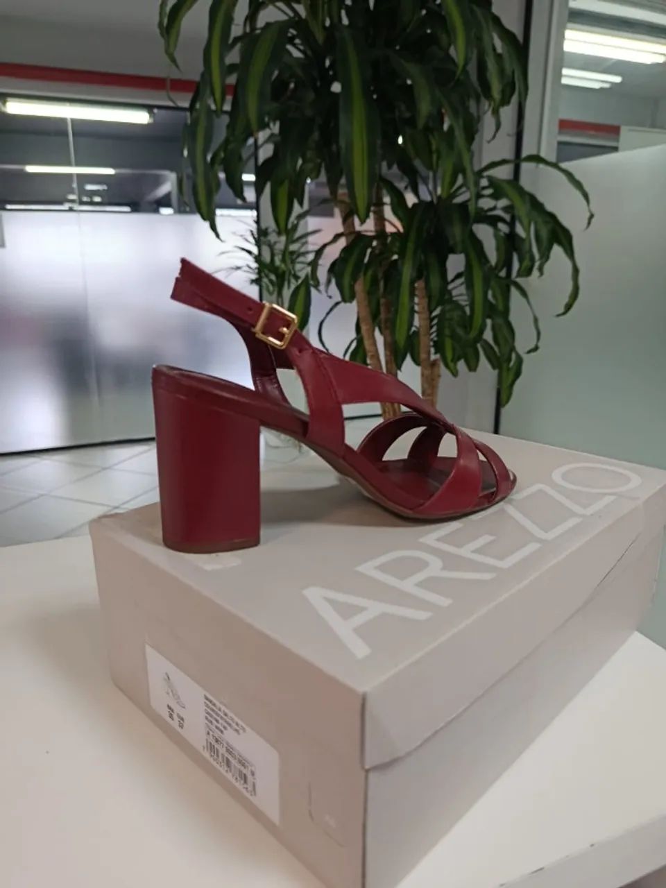 Sandália  Arezzo - Elegante