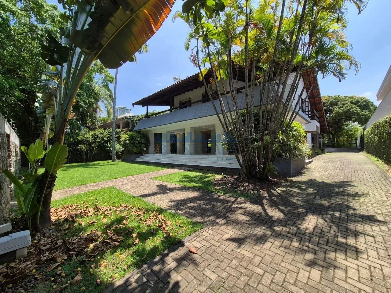 Belíssima casa duplex com 631m, 5 suítes, no texclusivo condomínio Wimbledon Park