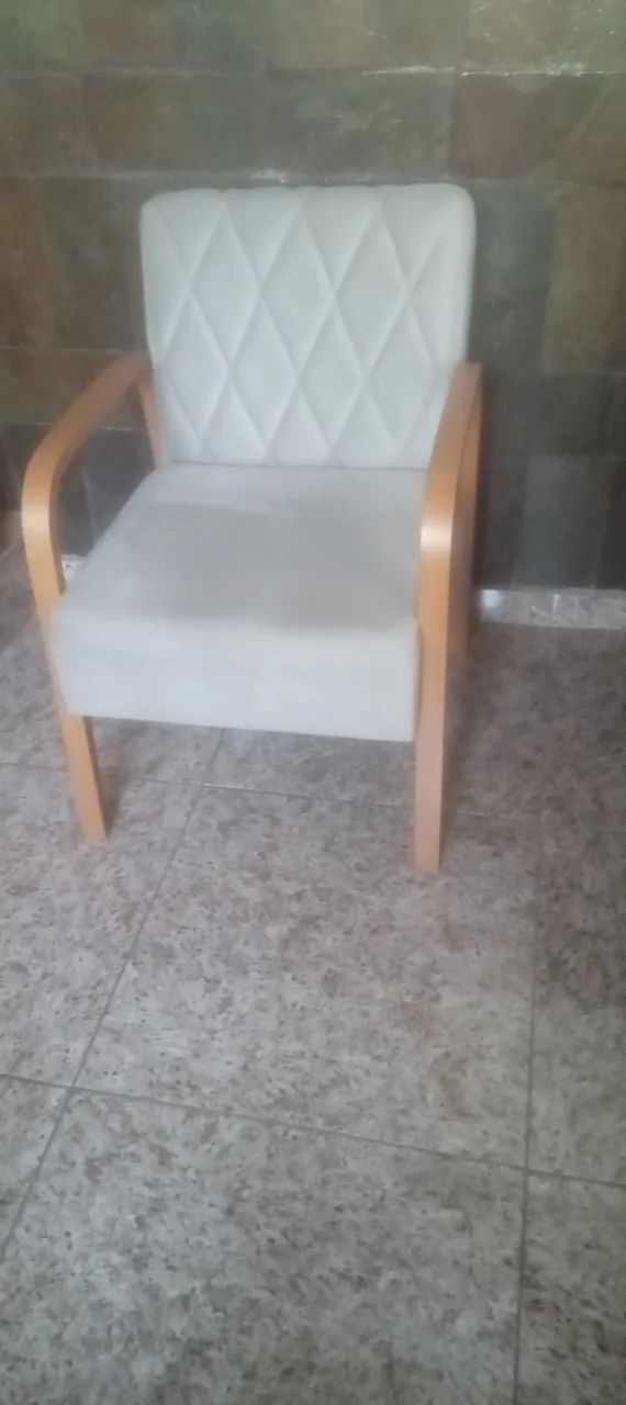 2 Poltronas Estofadas - Excelente Estado - R$ 700 o Par