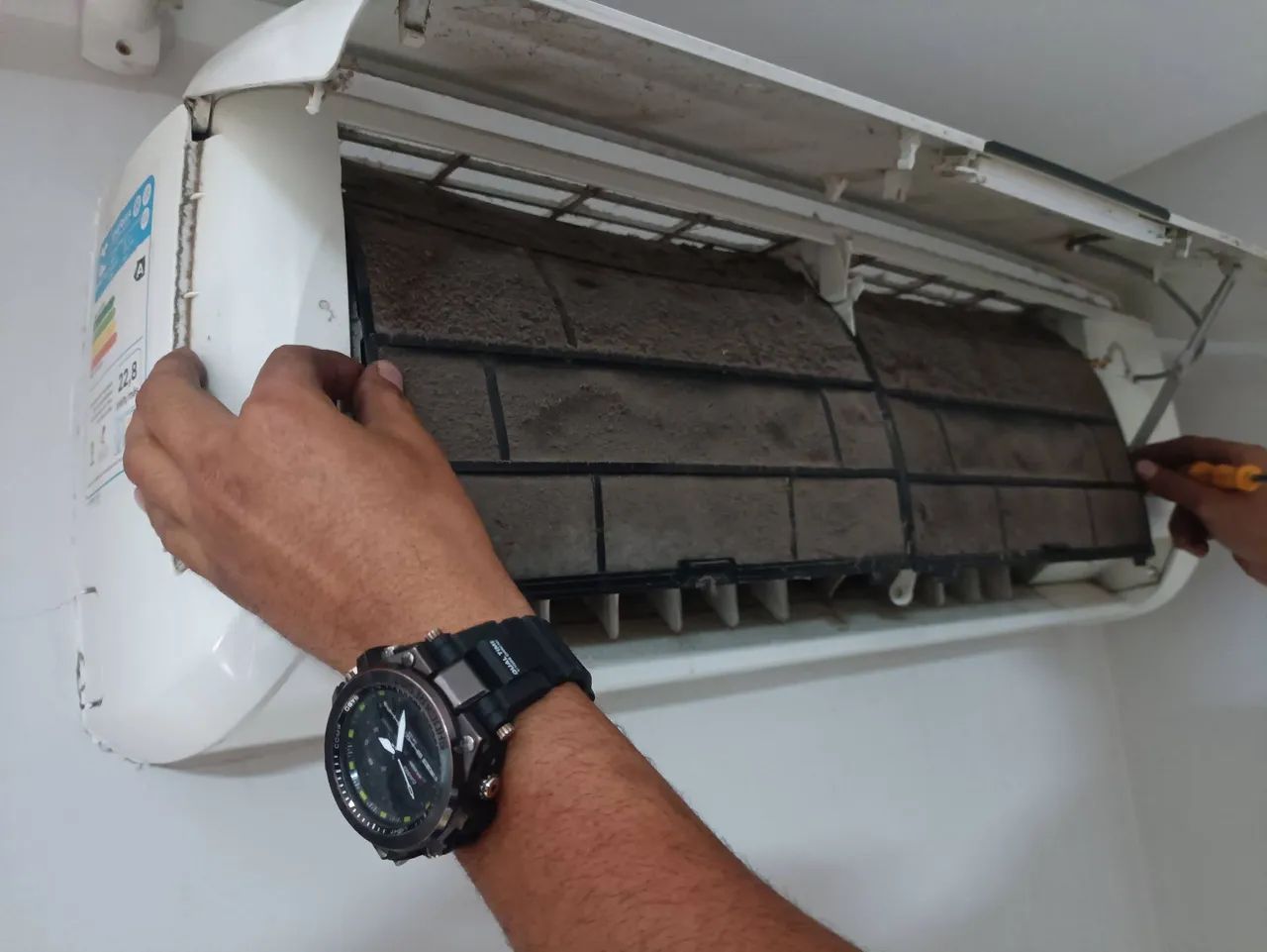 Instalação e limpeza de ar condicionado e elétrica em geral - Foto 4