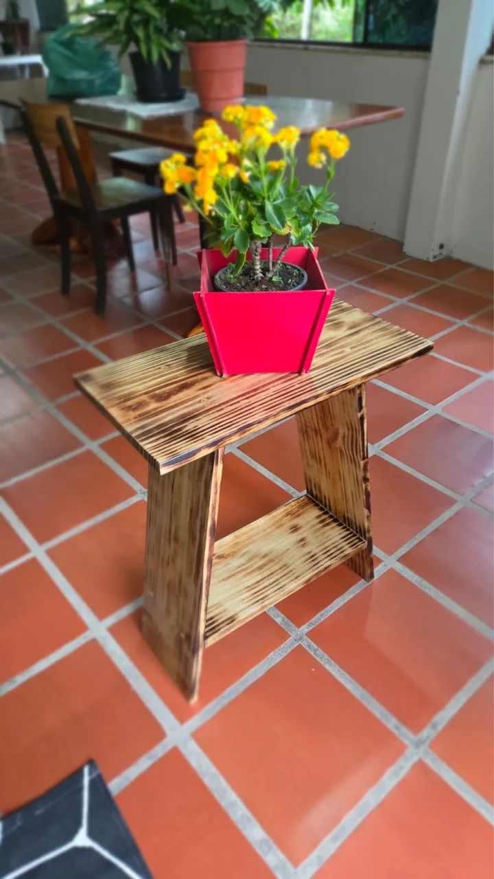 Mesa para flores ou decoração - linda e resistente - Foto 4