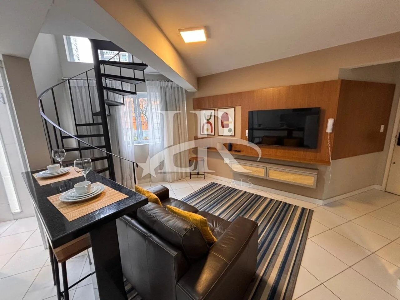 LR Flats Apartamento e Studio - Duplex mobiliado para alugar na Vila Nova Conceição.