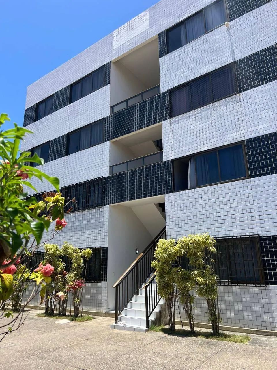 VENDO apartamento com 2 dormitórios - Praia do Francês