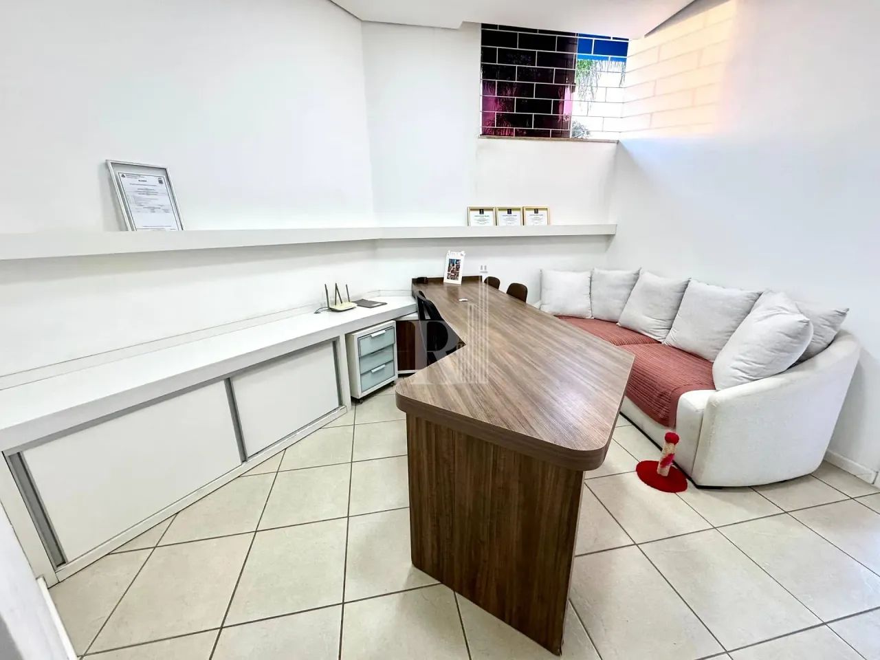 Sala para locação MOBILIADA próximo ao cartório e comércios, Centro, Tijucas. - Foto 4