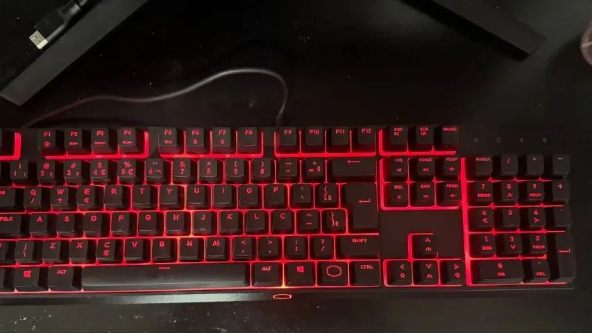 Teclado Gamer Cooler Master MS111 - Semi-mecânico - Usado
