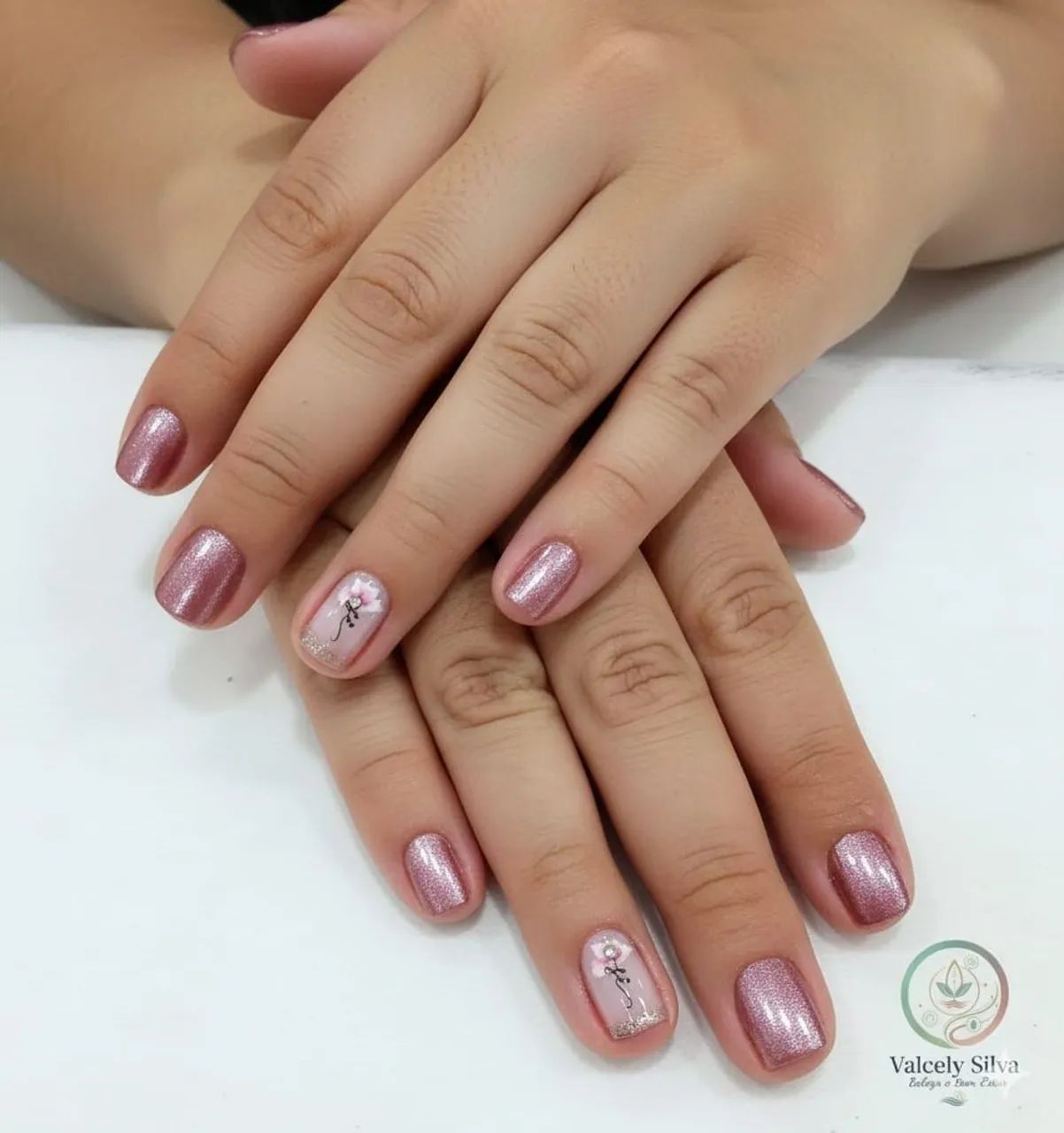 Limpeza de Pele Depilação Manicure e pedicure - Foto 4