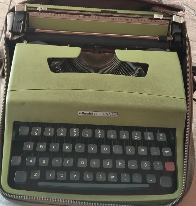 Máquina de escrever antiga  - Foto 2