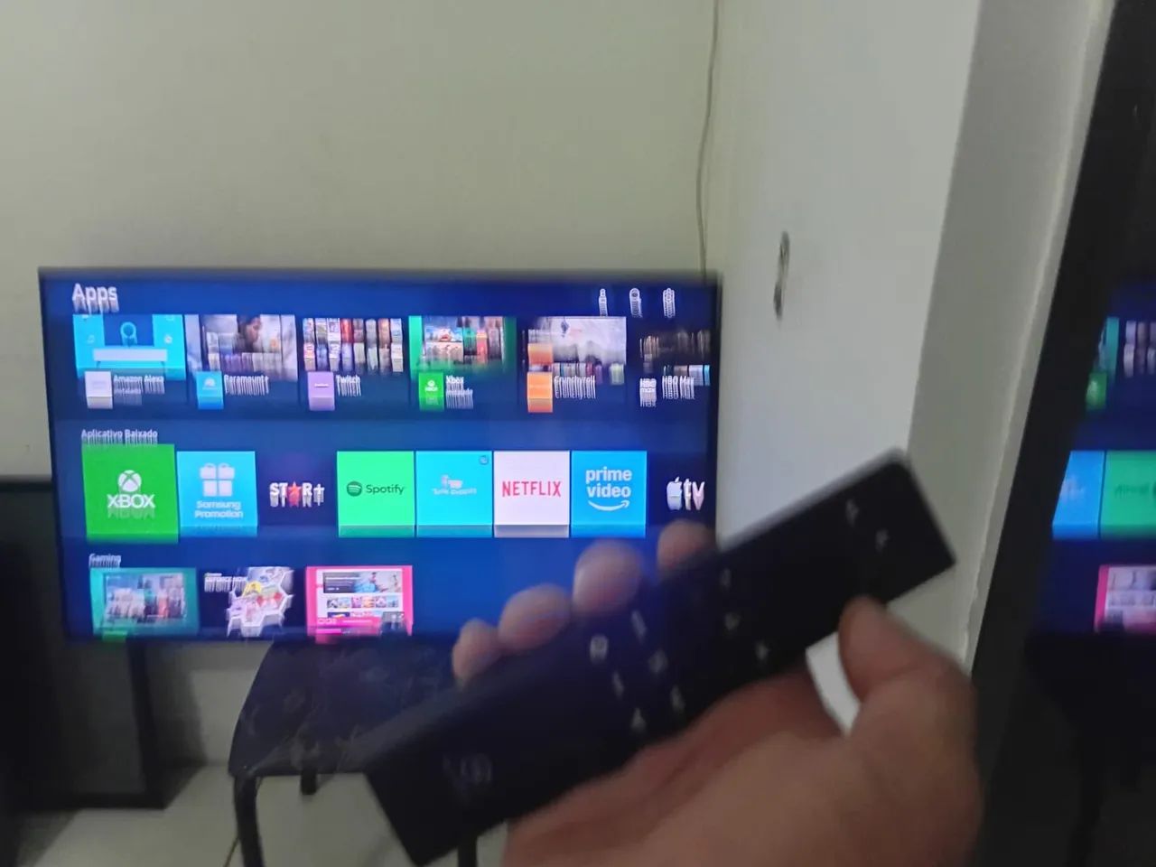 Tv sansung 53 polegadas 4 k pega mais 3 mil canais e todos aplicativos tem x Box  - Foto 3