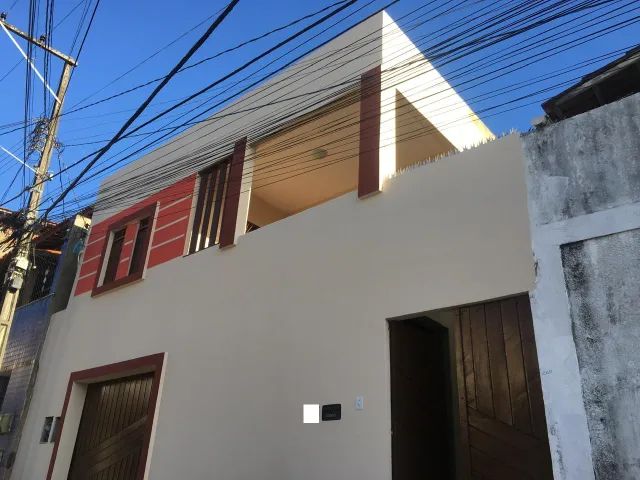 Casa em Itapuã - 3 quartos + escritório, depedência, quintal e varanda