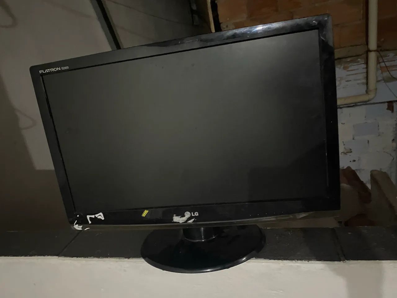 Monitor LG 23 polegadas funcionando 