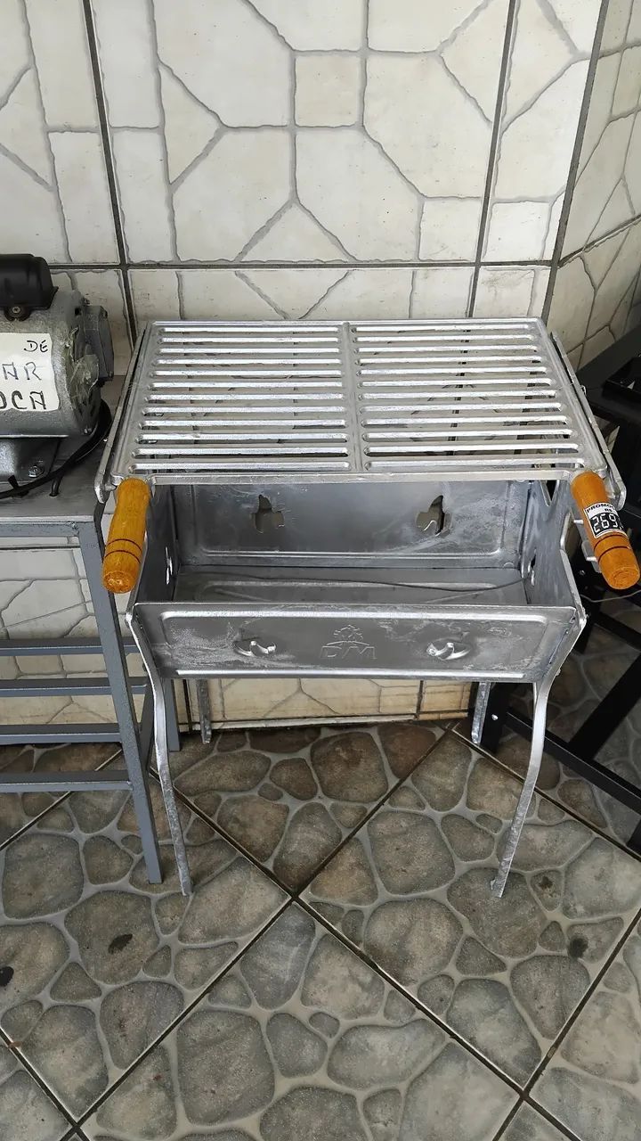 Churrasqueira alumínio batido 
