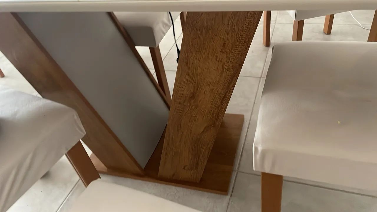 Mesa com seis cadeiras  - Foto 4
