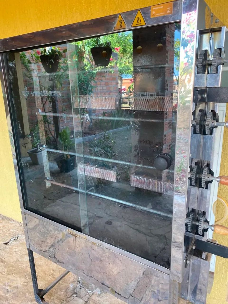 Vendo Máquina de assar frango - Foto 2