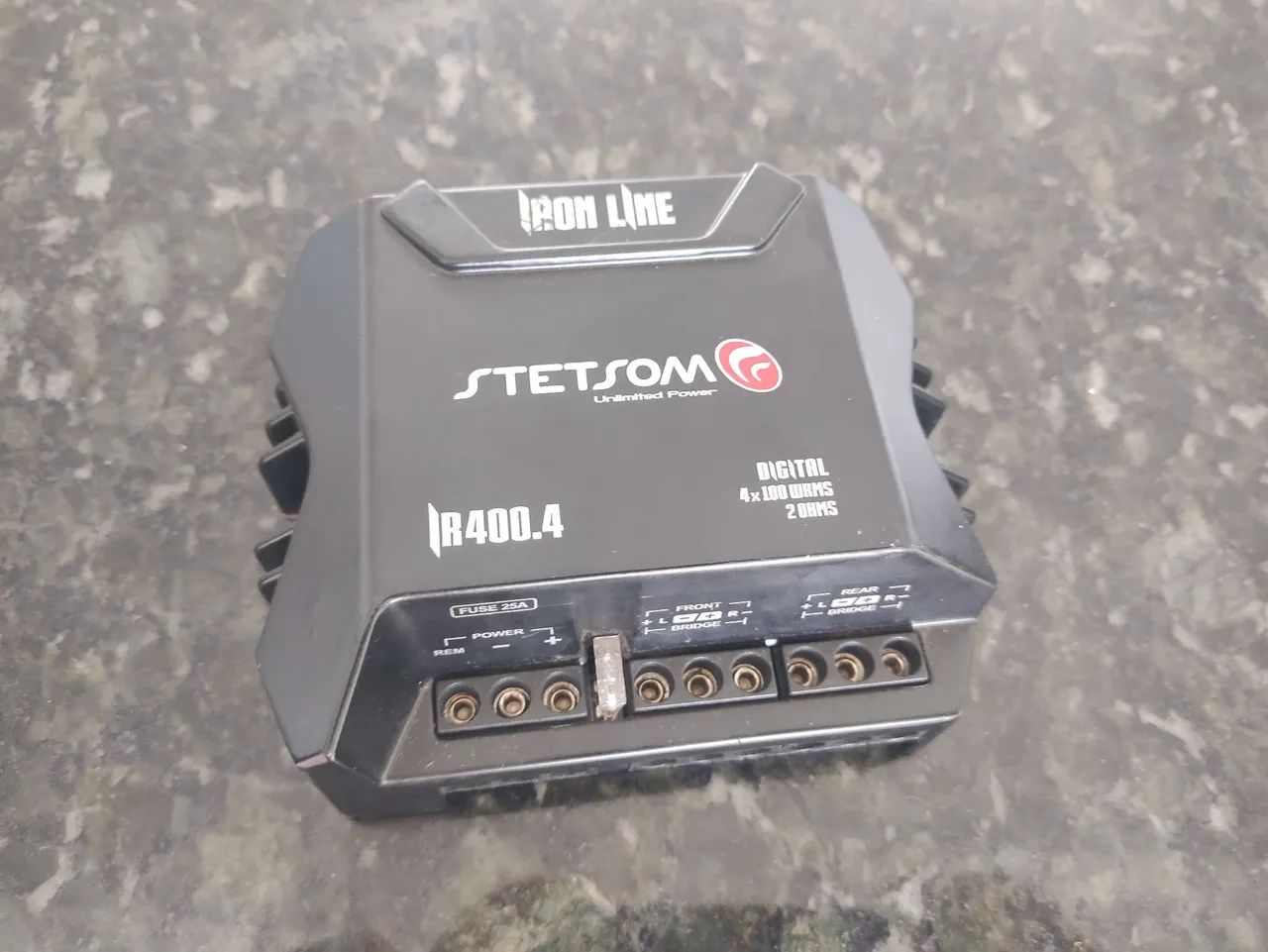 Potência digital Stetsom 400rms grave e voz 