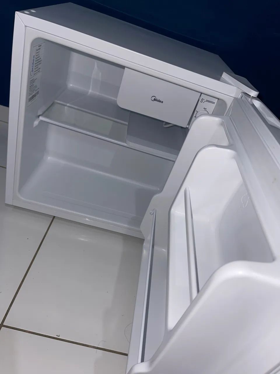 Frigobar midea muito novo estado de zero 