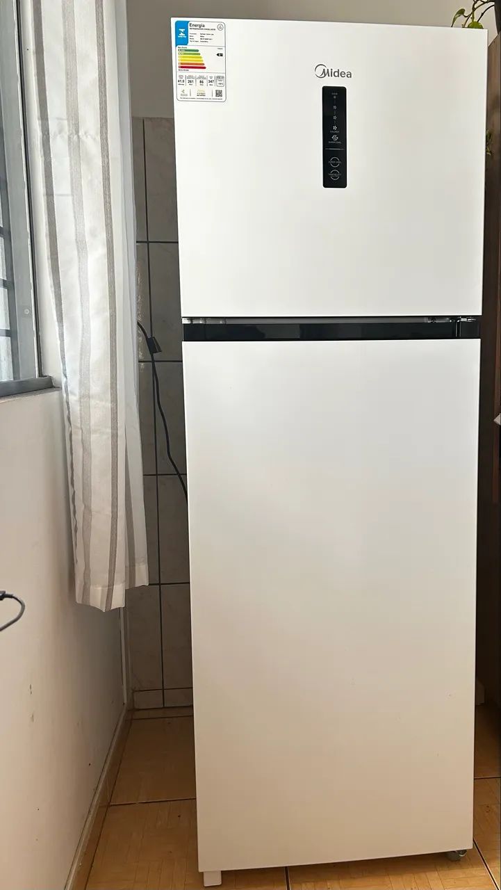 Geladeira - marca Midea