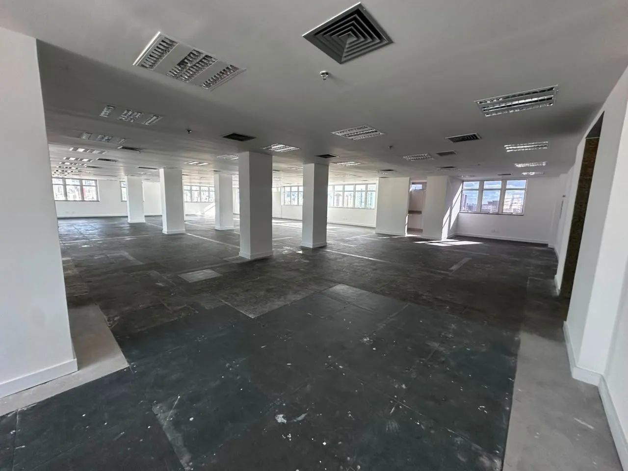 ANDAR CORRIDO DE 460,57M² 8 VAGAS PARA LOCAÇÃO NA SAVASSI - Foto 4