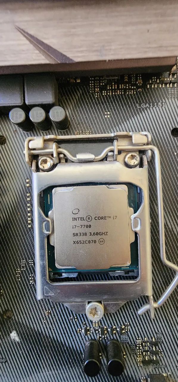 Vendo placa mae Asus B250F Strix + processador i7 7700  - Foto 2