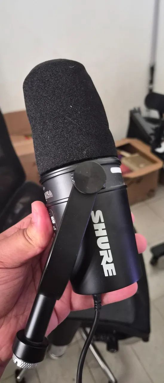 Microfone profissional Shure MV7+ - Foto 3