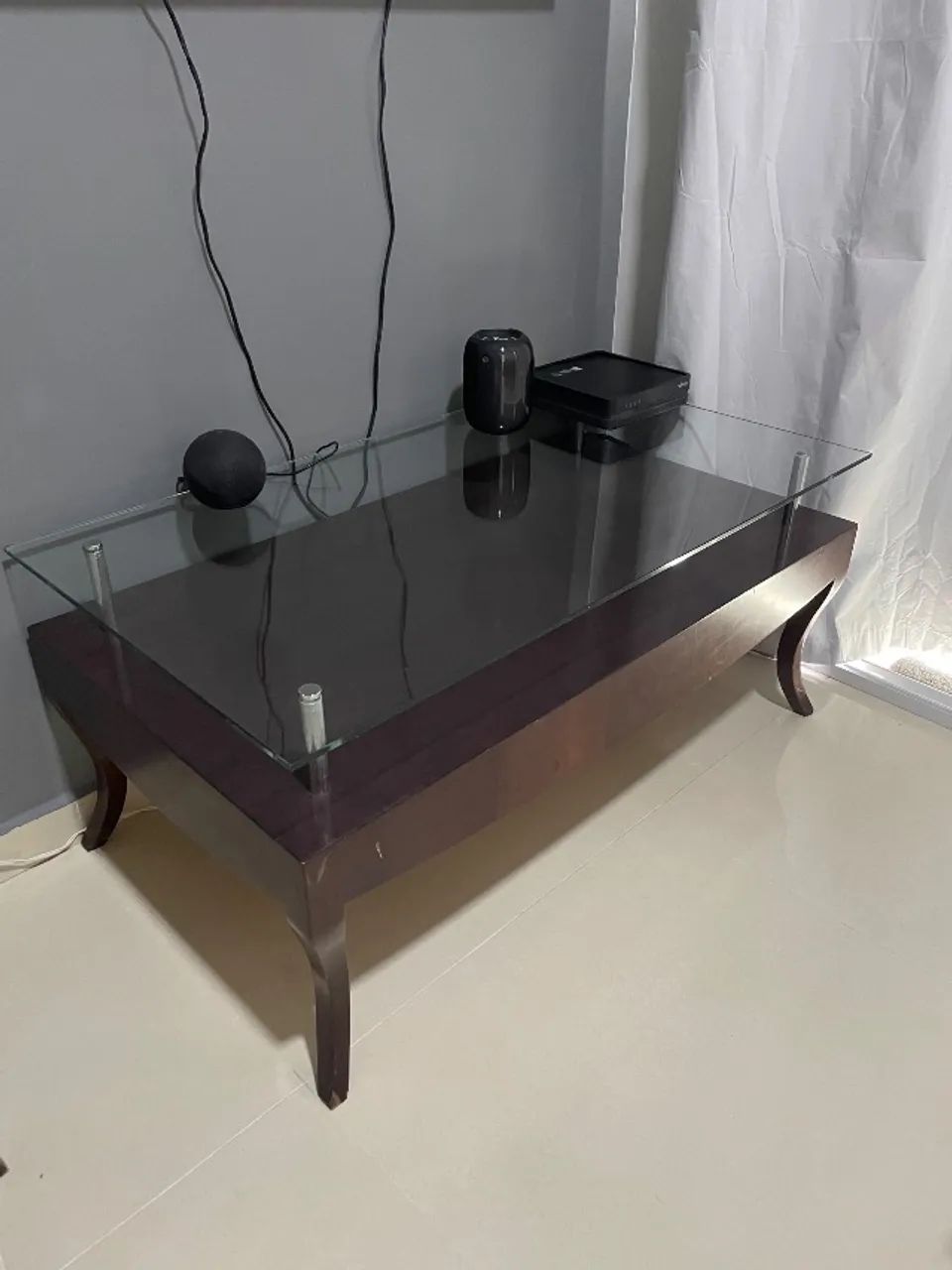 Mesa de madeira e vidro 100cmX55cmX45cm - Foto 3