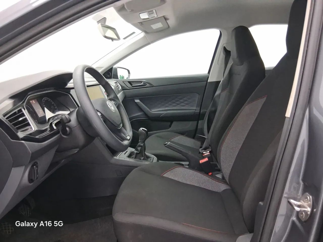Volkswagen Polo Track 1.0 Flex 12V 5p, foto 16 de 18