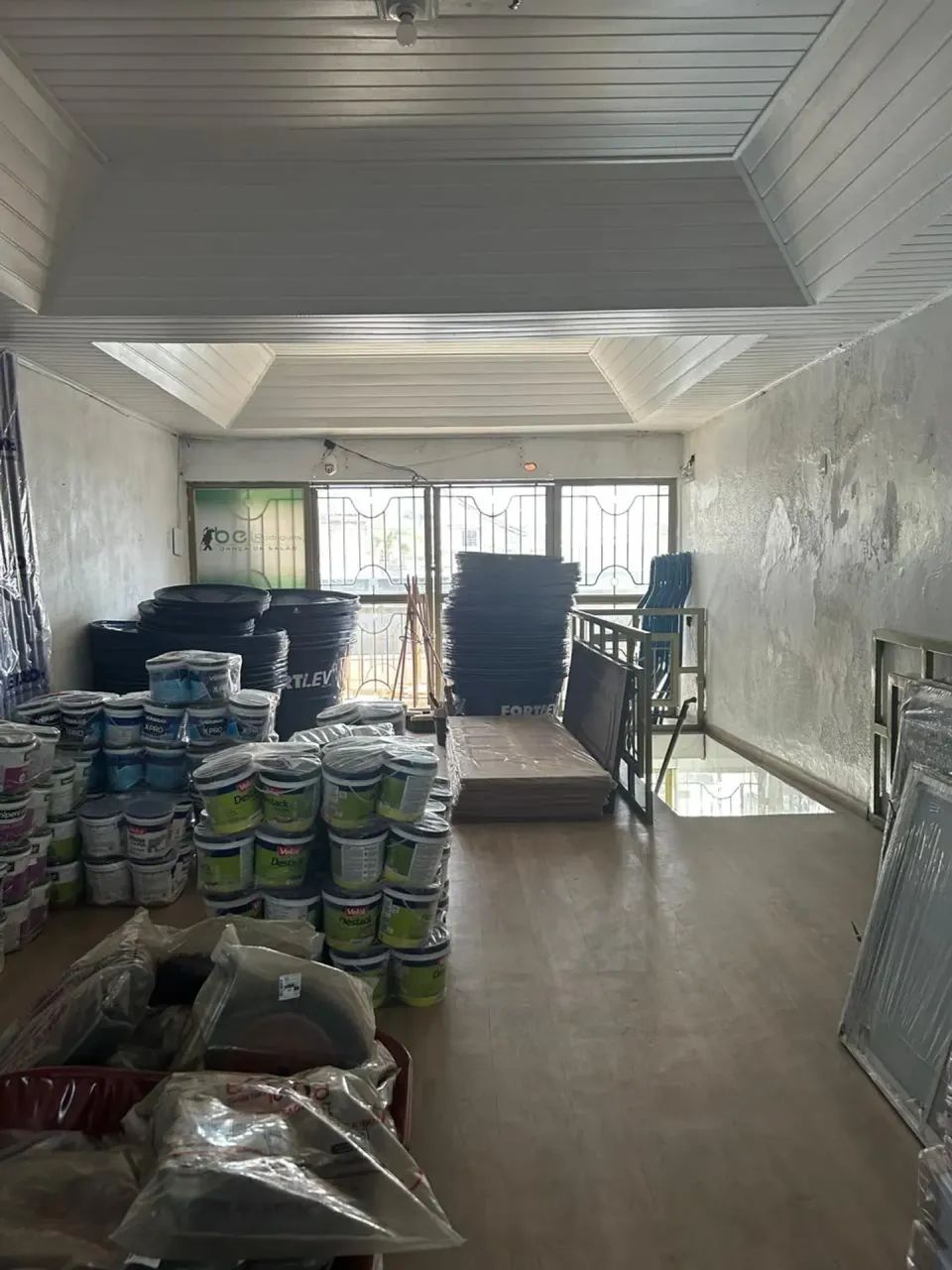 Vendo Prédio na Cipriano Santos com loja de material de construção/porteira fechada - Foto 2