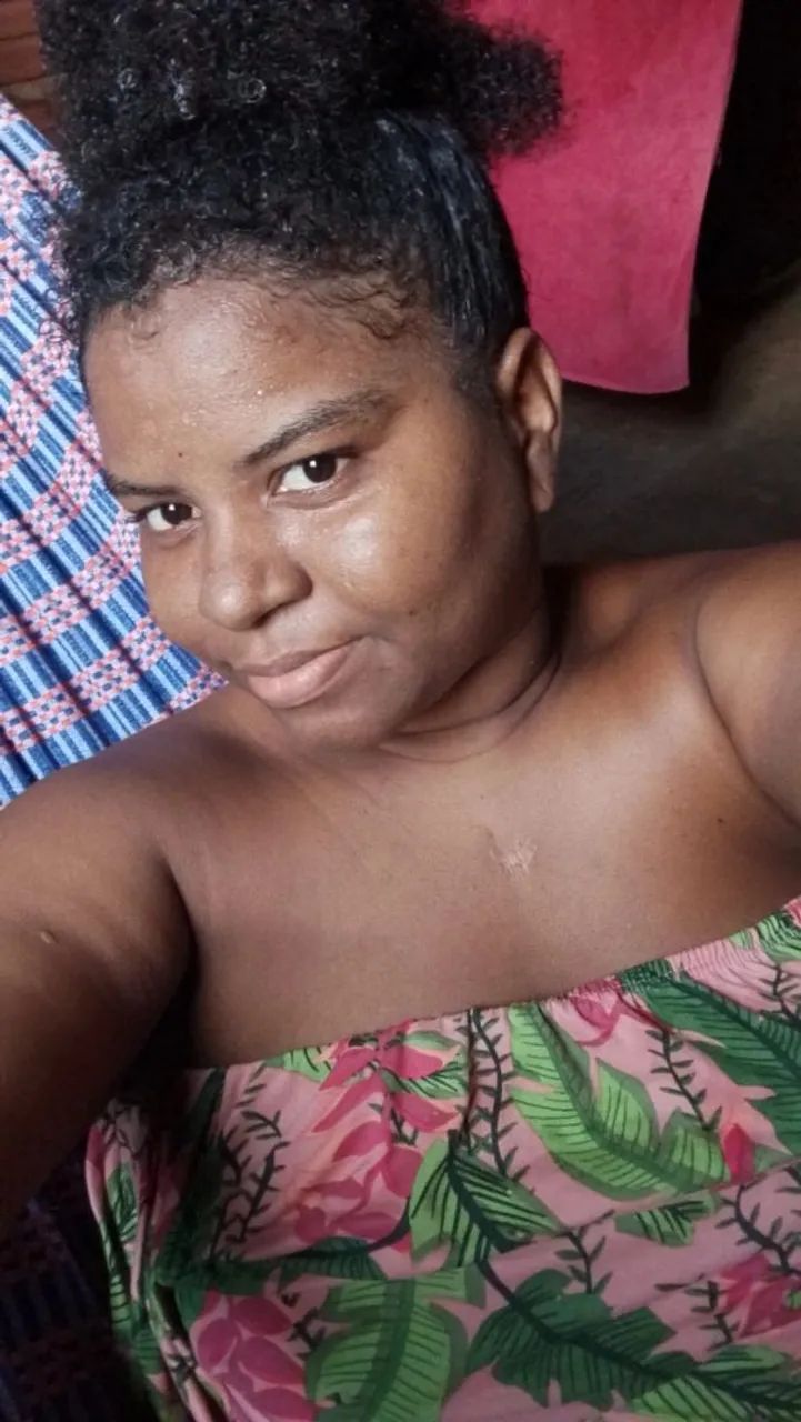 Disponível como babá 