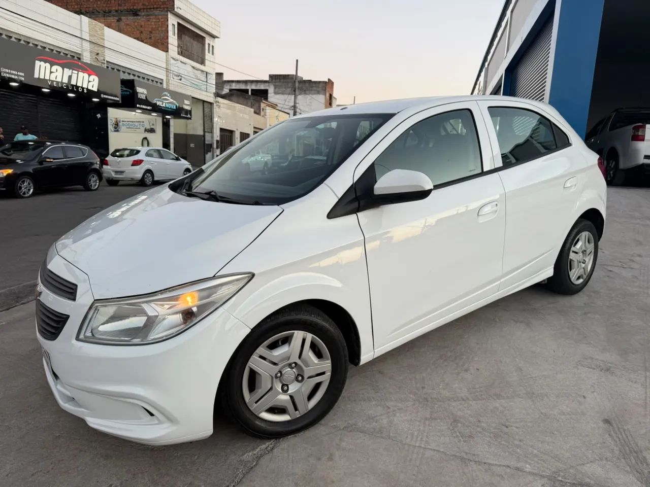 Chevrolet Onix ONIX HATCH Joy 1.0 8V Flex 5p Mec. 2018