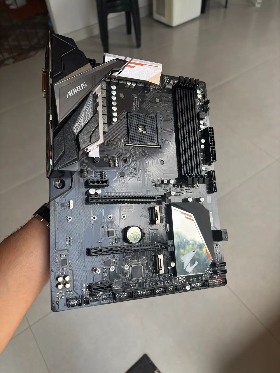 PLACA-MÃE GIGABYTE B450 AORUS ELITE V2 - REV. 1.0  - Foto 4
