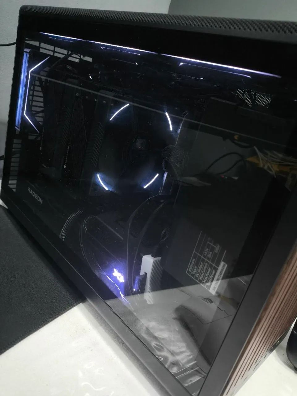 PC Gamer High End Ryzen7 5700X / RX 9070 XT / 32GB RAM / SSD 1,25TB (Menos de 6 meses uso)