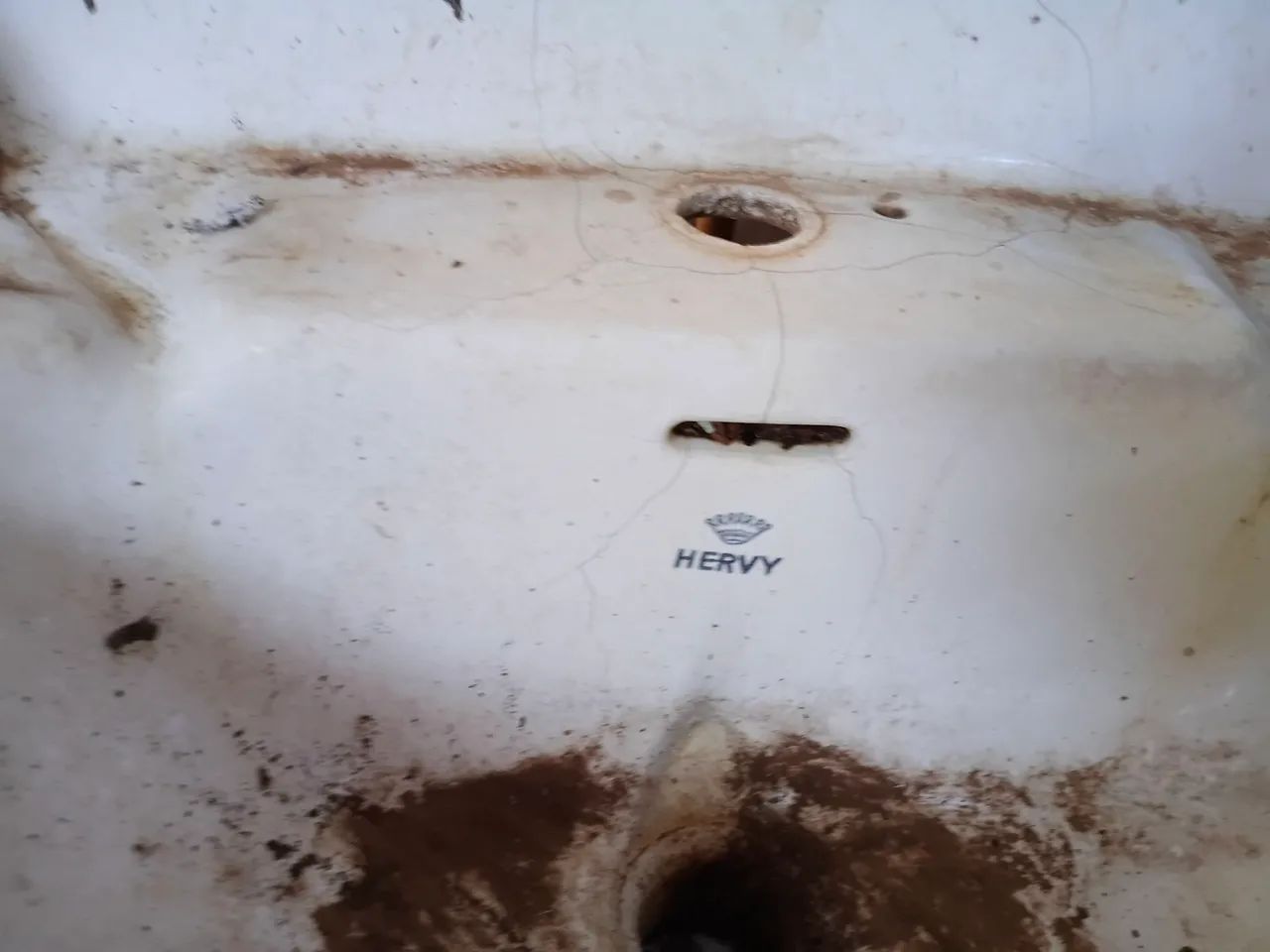 Antique kitchen sink486375956016670723